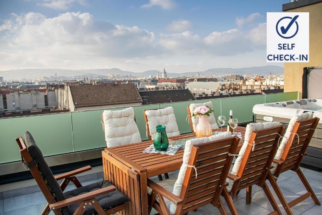Apartamento Centropolitan Penthouse #Jacuzzi #Freeparking Budapest Exterior foto